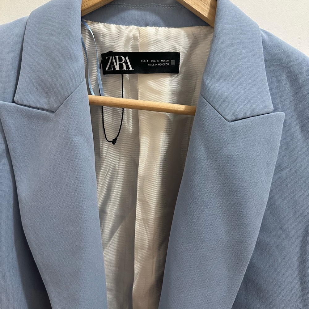 New Zara blazer with rolled up sleeves - Picture 2 of 3